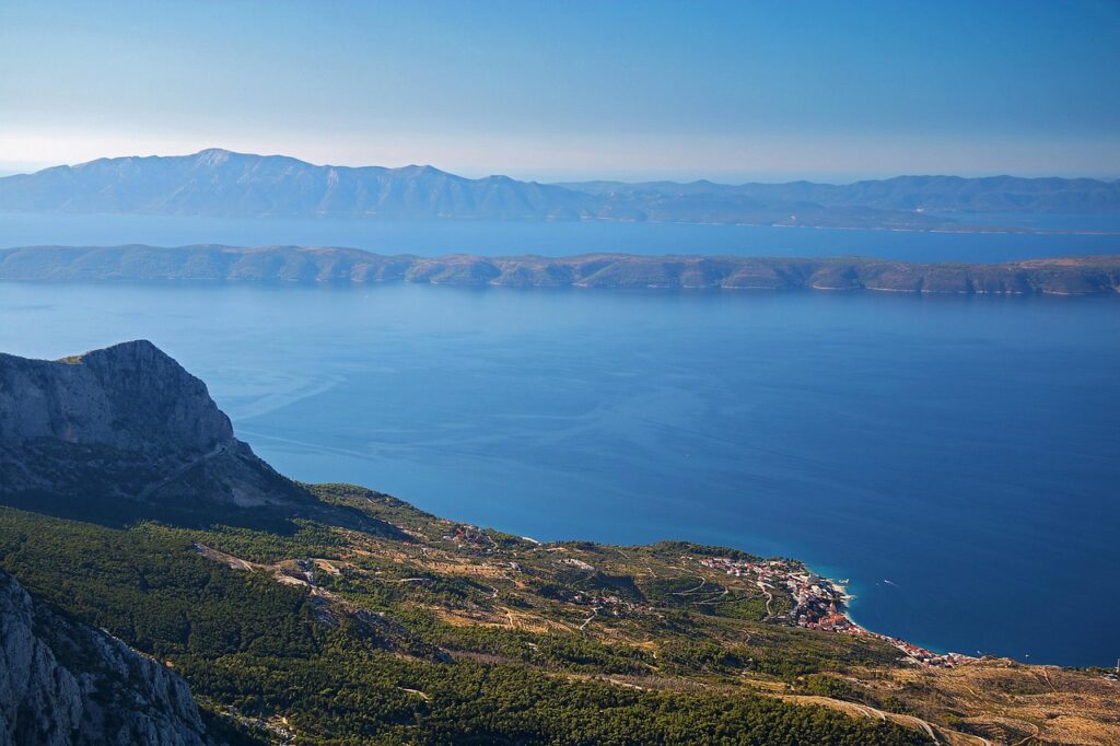 Scopri i borghi arroccati con vedute panoramiche sul mare Adriatico