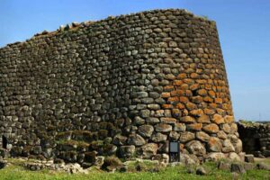 Borgo in Sardegna costruito attorno a un nuraghe perfettamente conservato