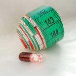 Immagine di una pillola Eli Lilly, simbolo del nuovo farmaco anti-obesità atteso nel 2027.