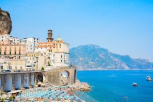 Spiaggia di Atrani: come scoprire il borgo costiero più piccolo della Costiera